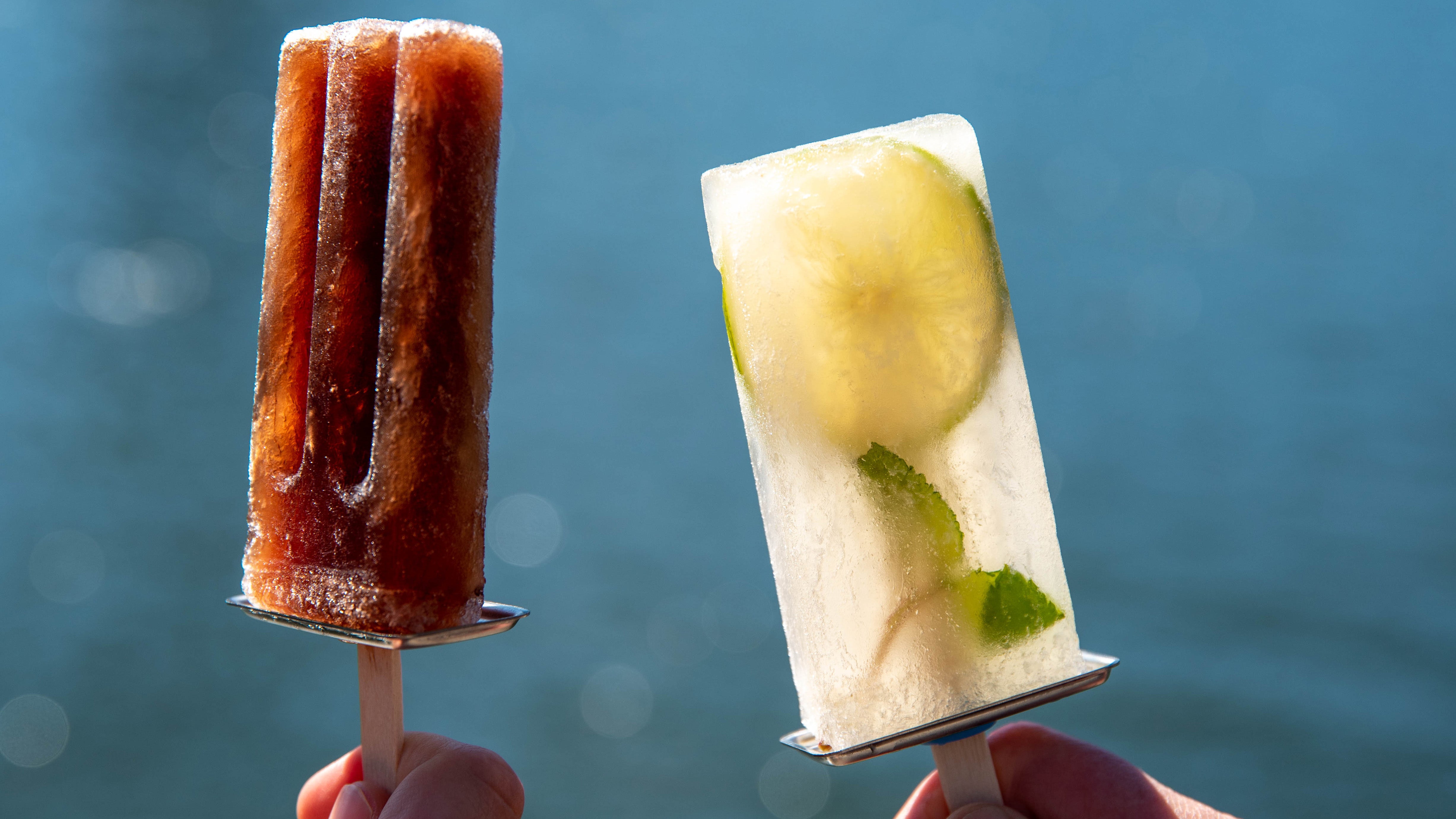 KOMBUCHAGLASS BOOSTAD MED HALLONVINÄGER MED MODER