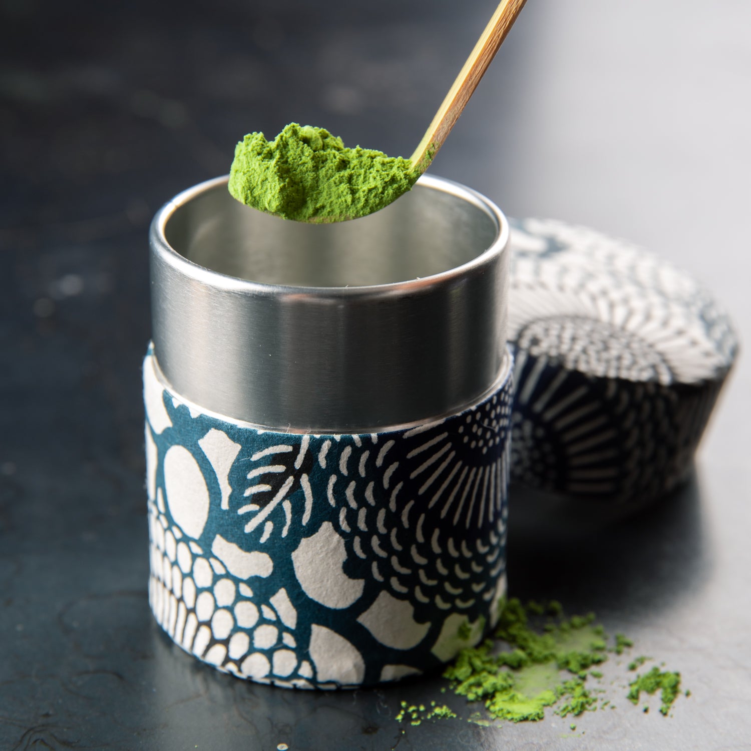 Matcha Teburk – Mönstrad Mörkblå/Vit