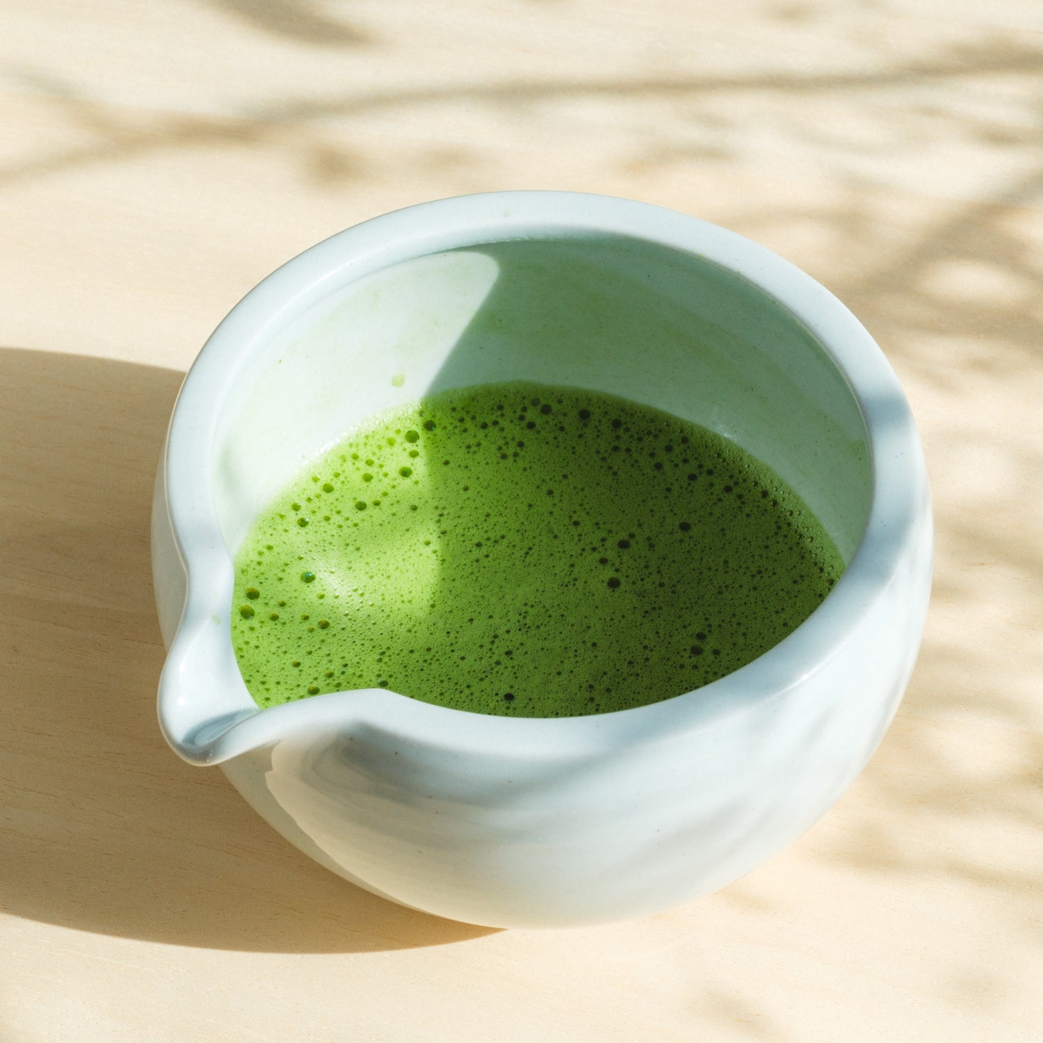 Matchaskål med Pip – Katakuchi Blank Vit