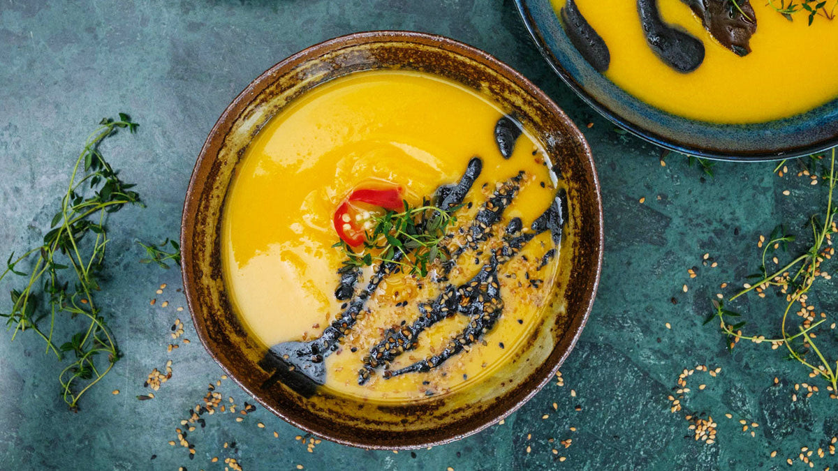 Pumpasoppa med ingefära och svart tahini