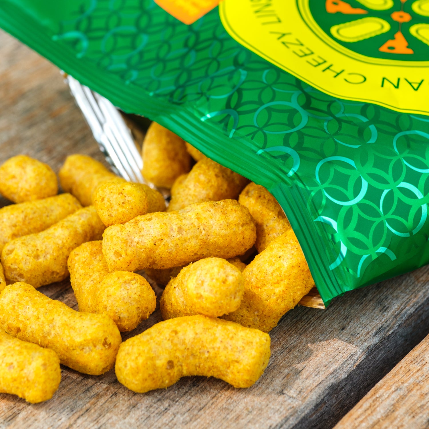 Vegan Cheezy Linspuffar – Gurkmeja & Näringsjäst