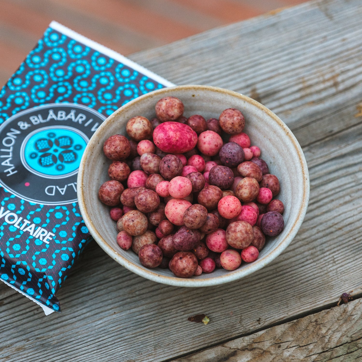 Hallon & Blåbär i Vit Bärchoklad