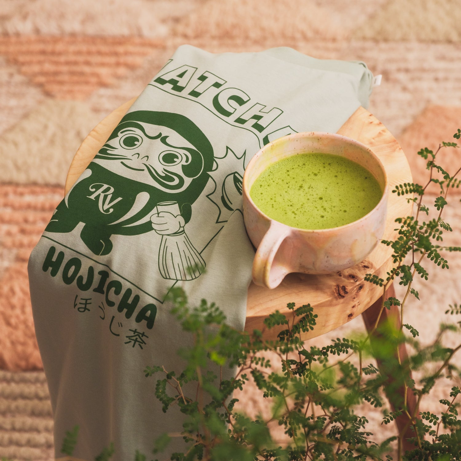 Matcha & Daruma T-Shirt – Grön/Unisex