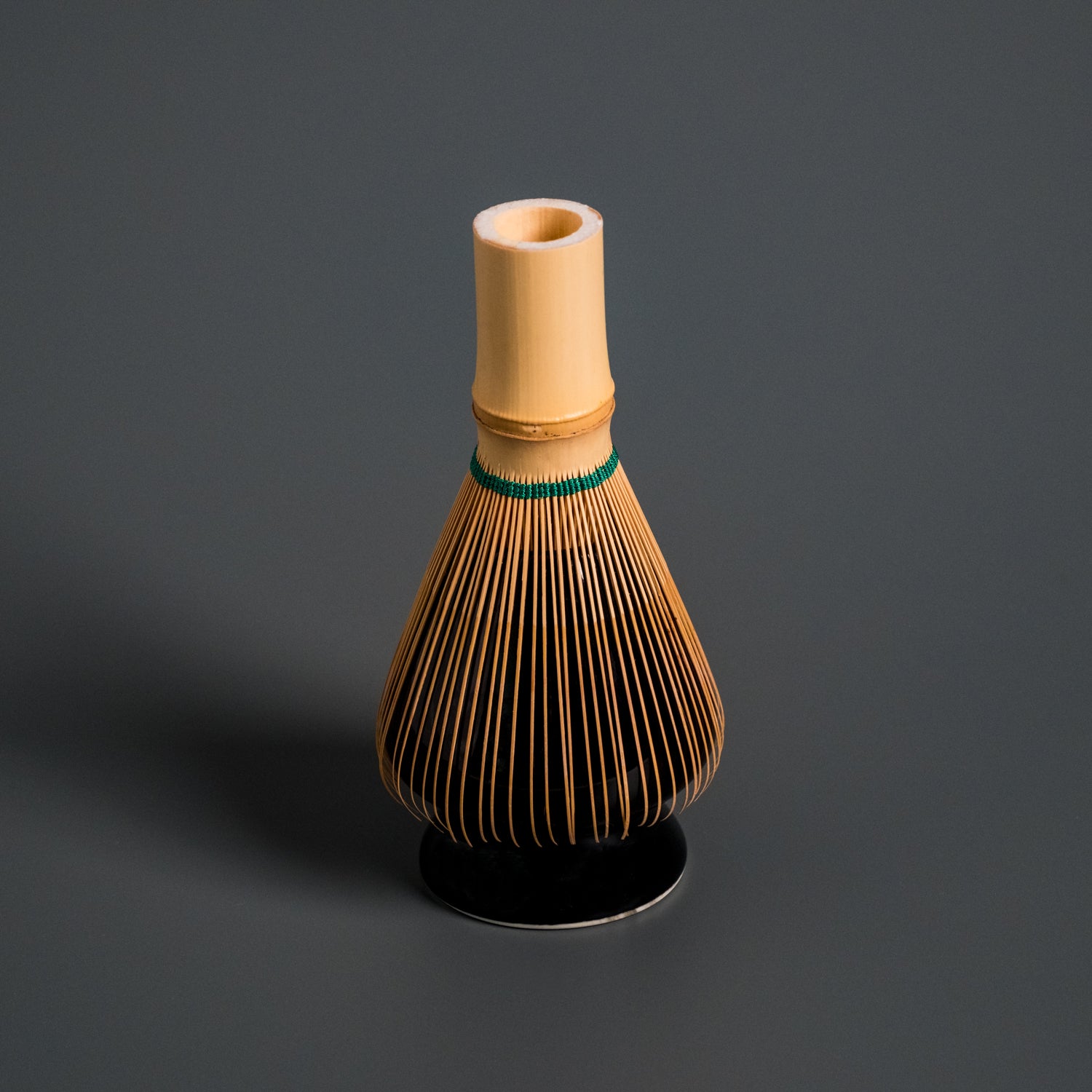 Matcha Whisk Stand – Black Porcelain
