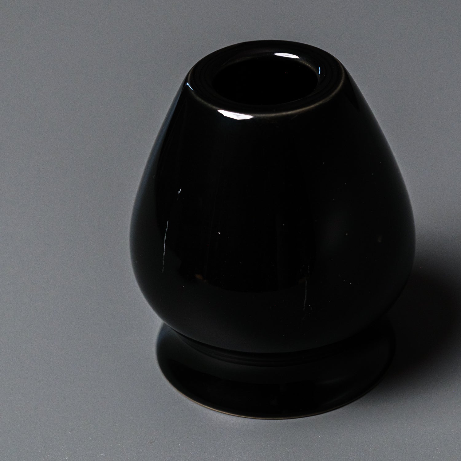 OUTLET: Matchavispställ – Svart Porslin